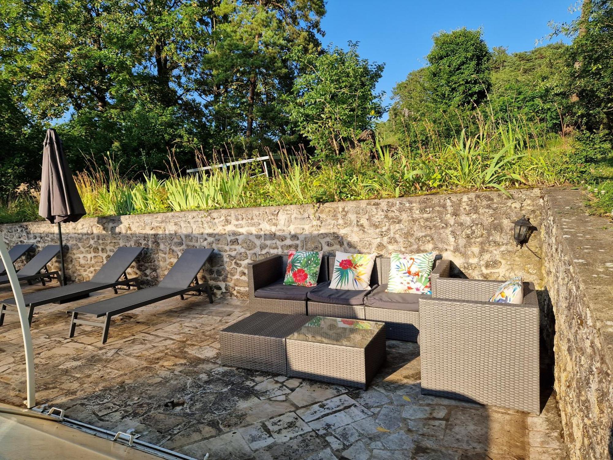 Valpuiseaux Le Relais Des Clefs - Au Calme Du Gatinais - Escapade A Deux - Terrasse Privee - Wifi - Offre Romantique Sur Demande المظهر الخارجي الصورة
